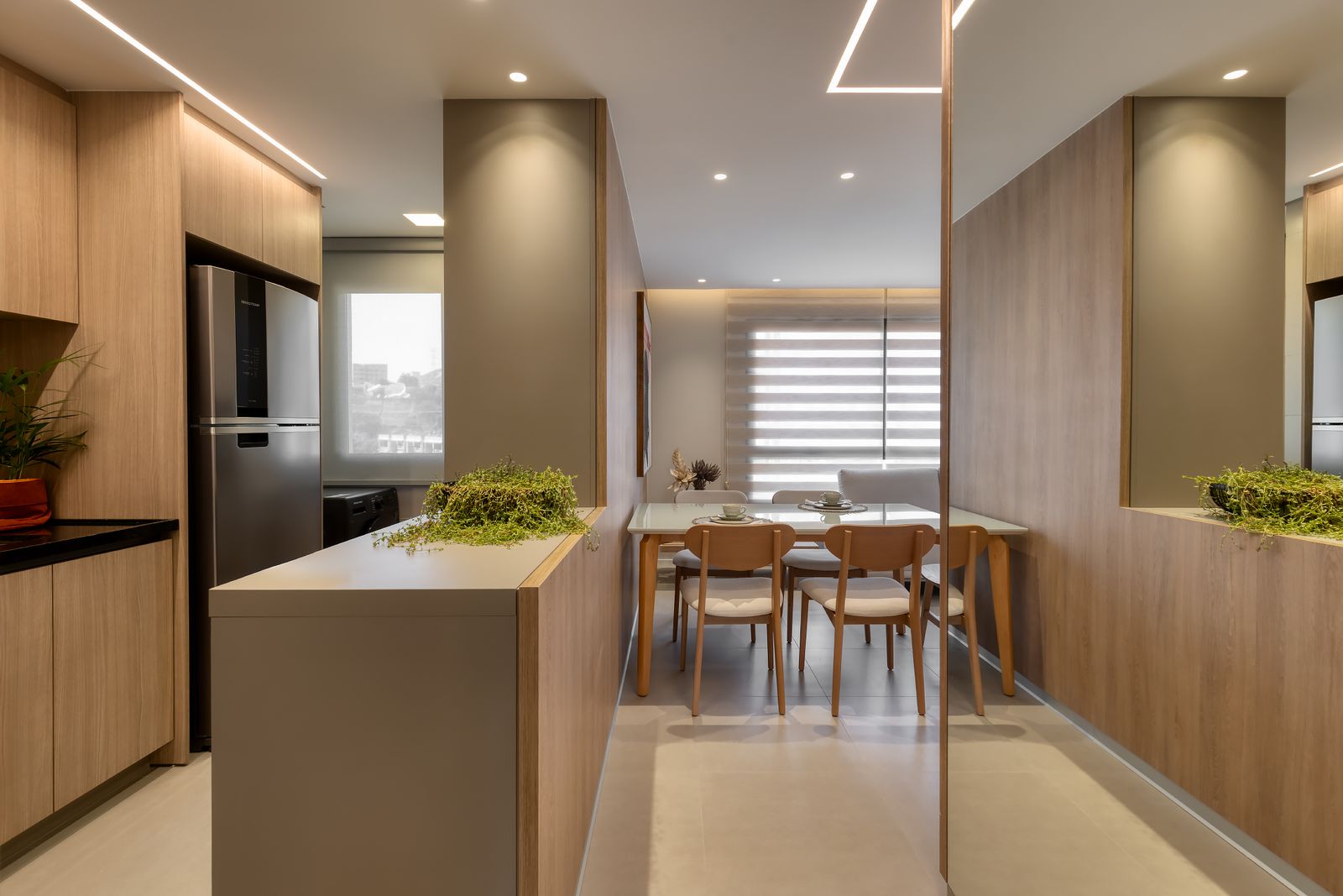 Cozinha completa de apartamento decorado